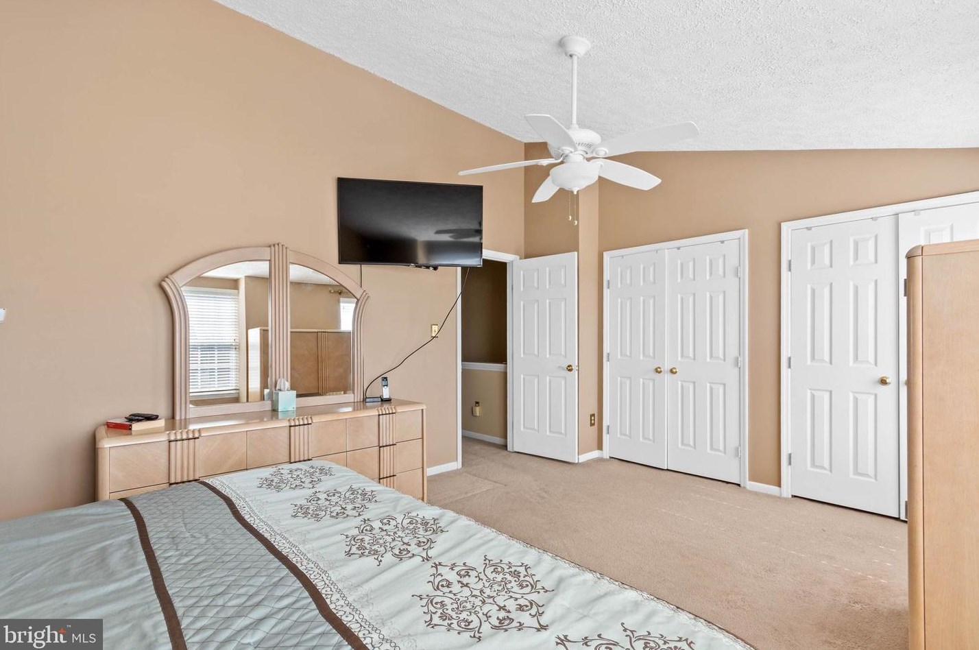 57 Stoneshire Dr, Aura NJ  08028-2933 exterior