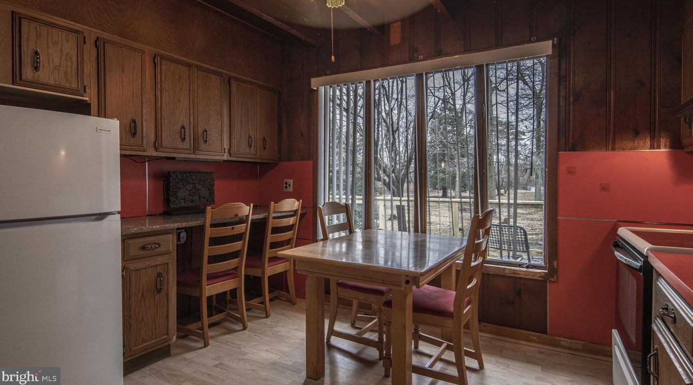 1463 Ellis Mill Rd, Aura, NJ 08343