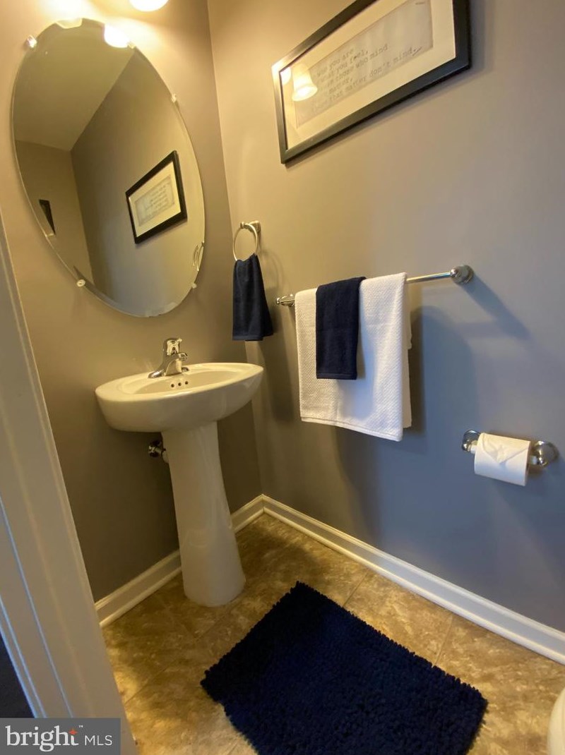 462 Palace Dr, Aura NJ  08028-3445 exterior