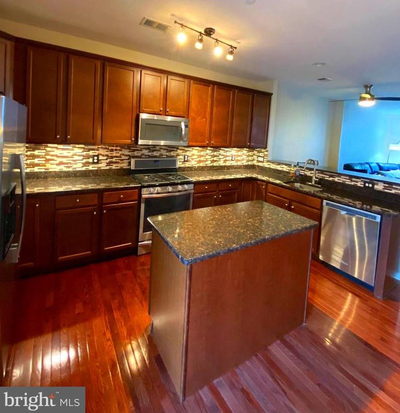 462 N Palace Dr, Aura, NJ 08028