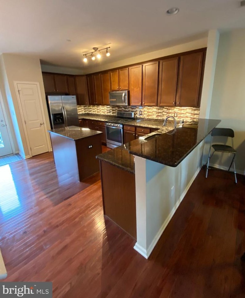 462 Palace Dr, Aura NJ  08028-3445 exterior