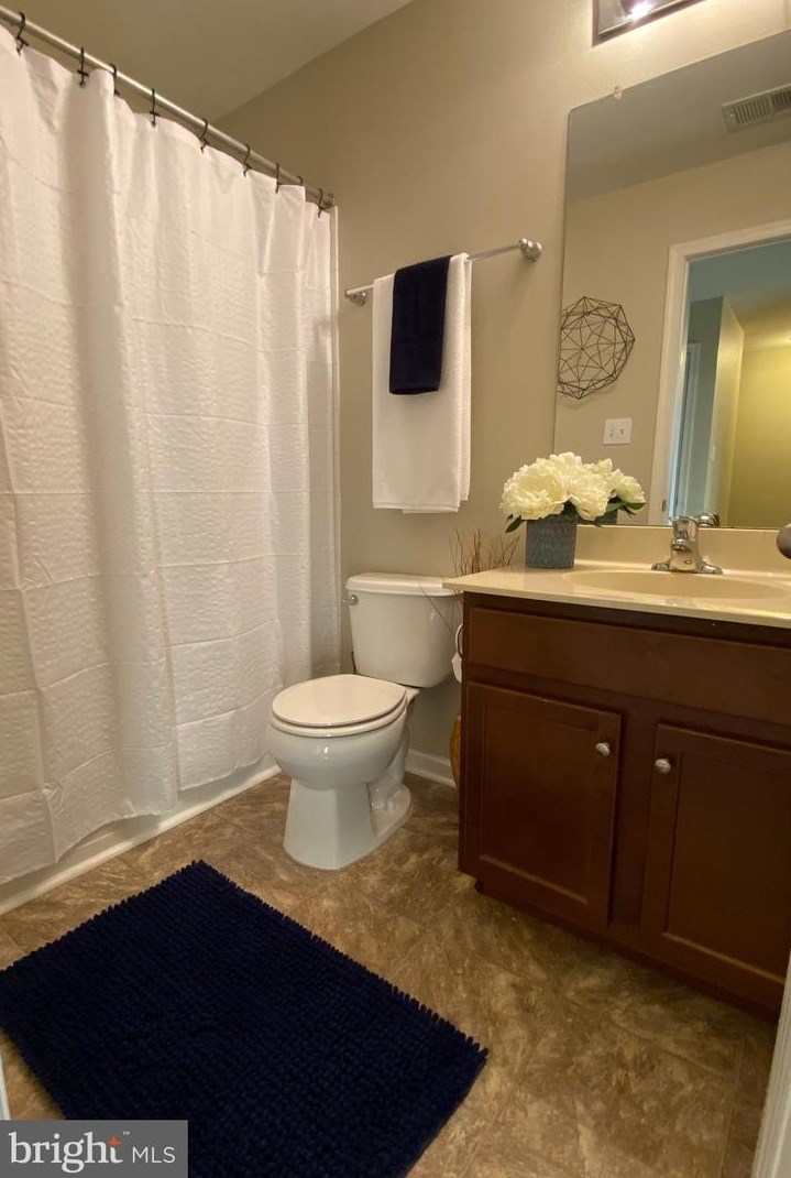 462 Palace Dr, Aura NJ  08028-3445 exterior