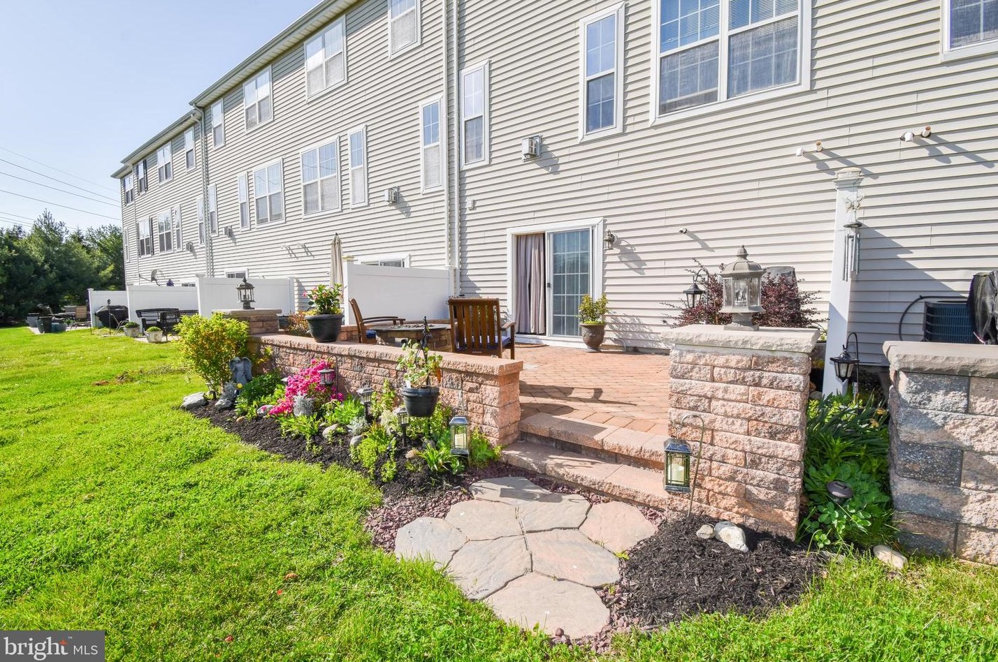 151 Acorn Dr East, Mount Royal, NJ 08061