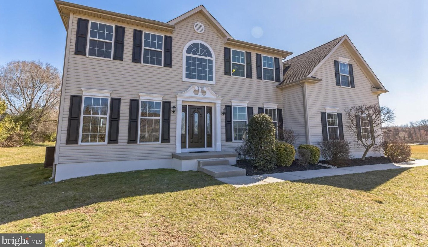 2 Annamarie Ct, Swedesboro, NJ 08085