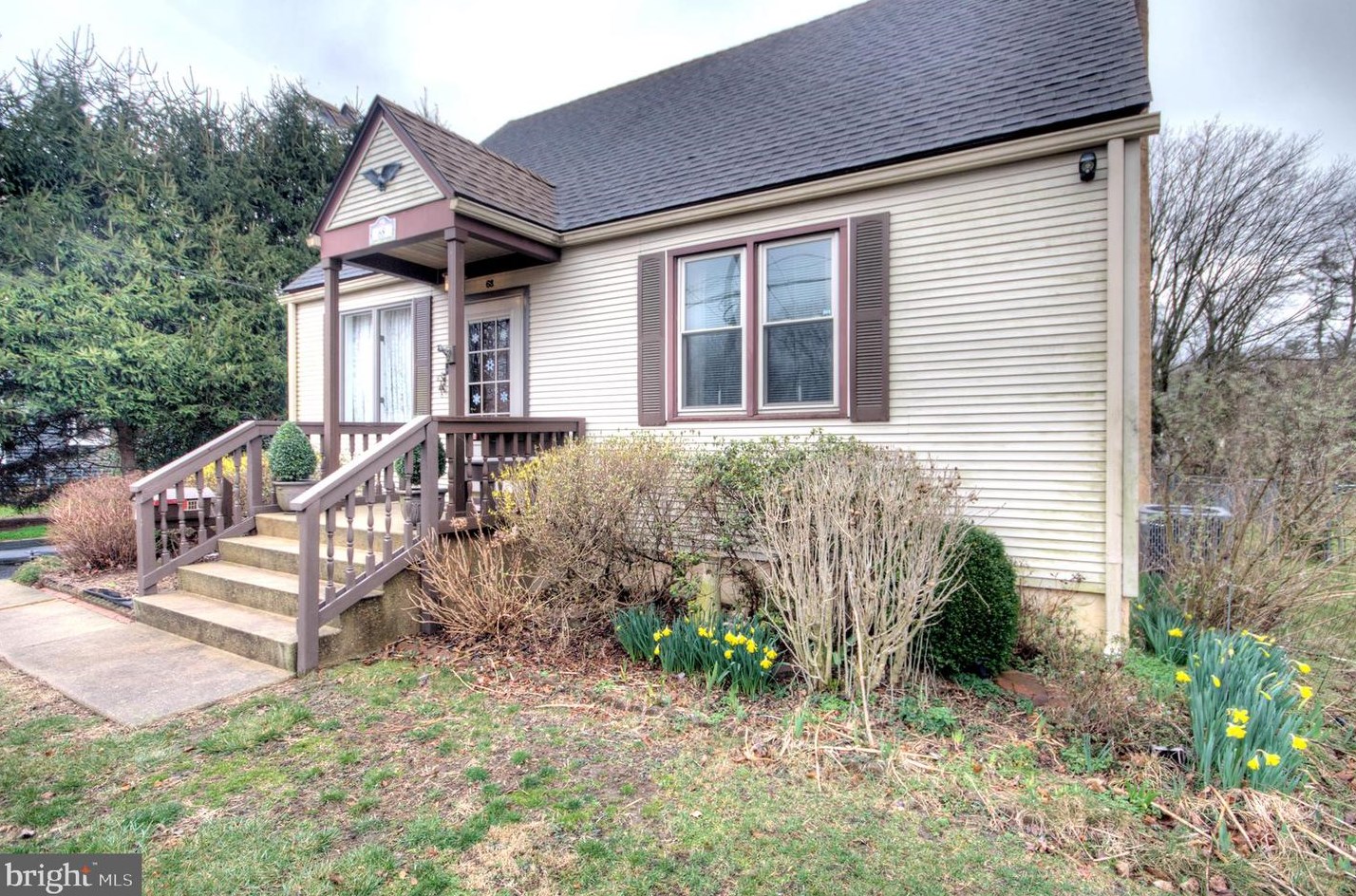 68 Linden St, Clayton, NJ 08312-1916