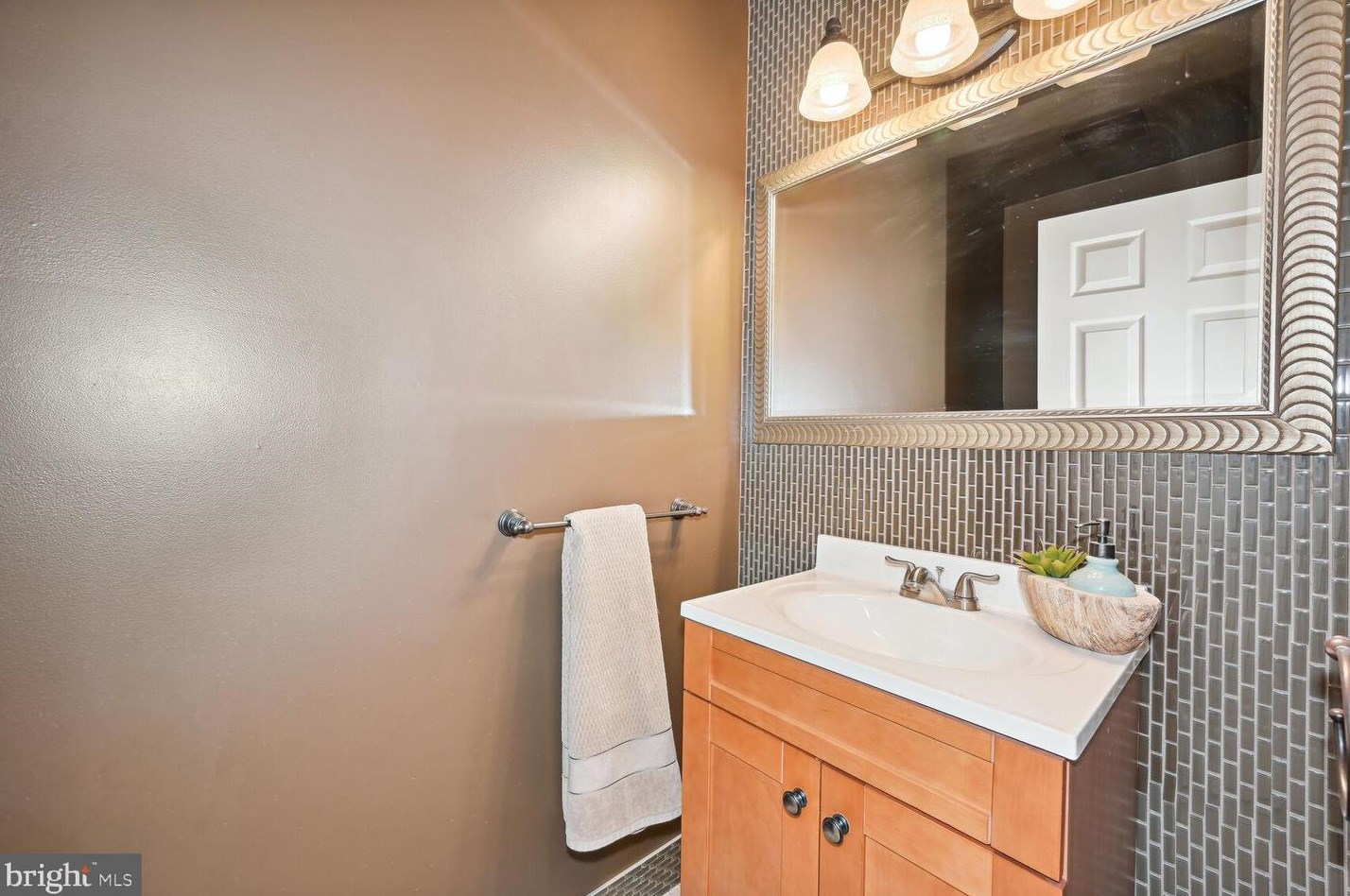 212 Truman Ave, Aura NJ  08028-3373 exterior