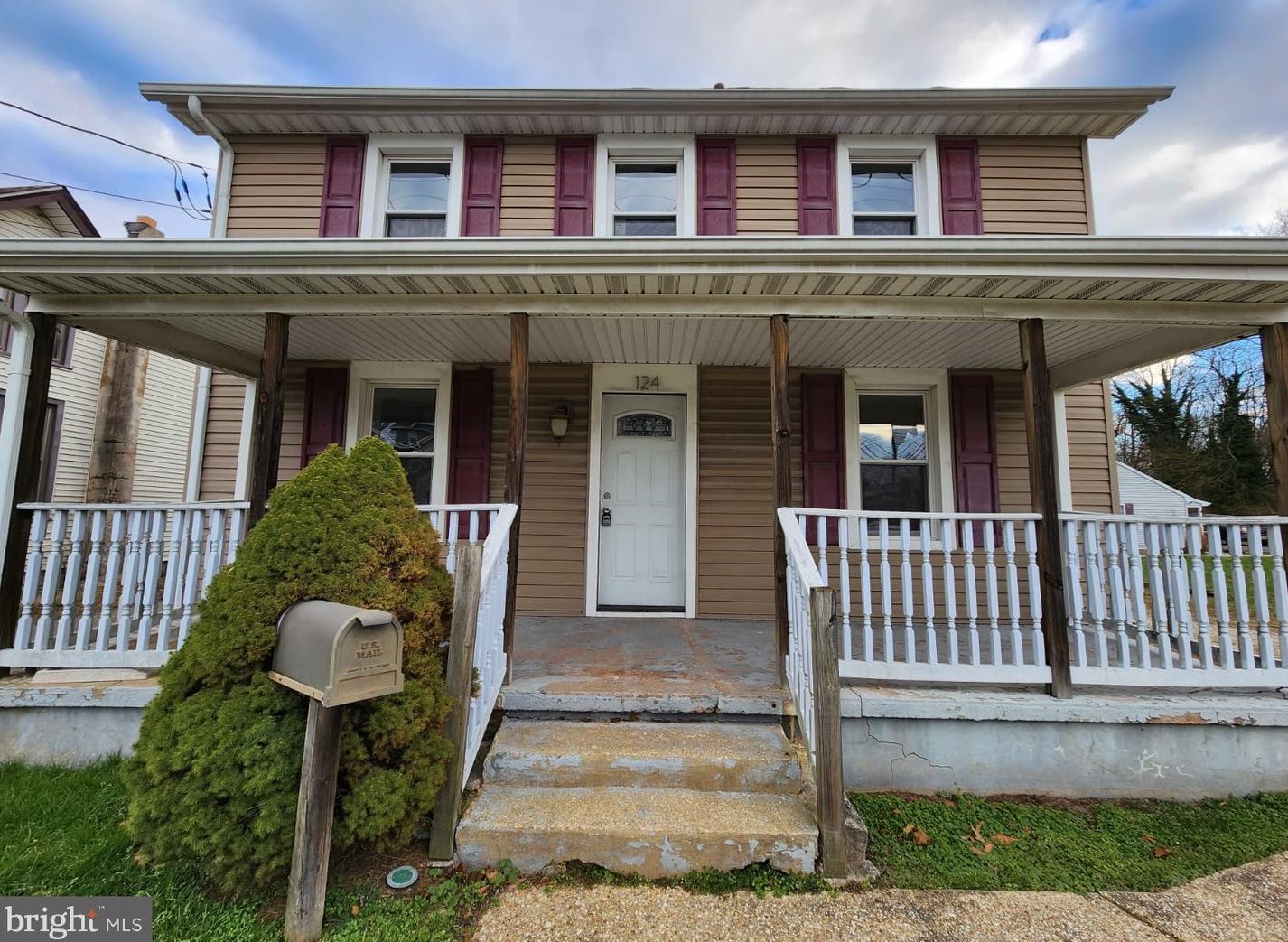 124 S Main St, Aura, NJ 08028