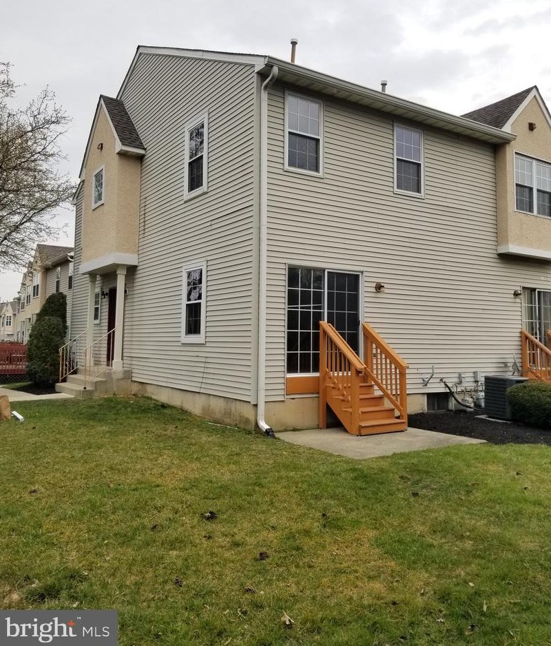 36 Winterberry Ct, Aura, NJ 08028