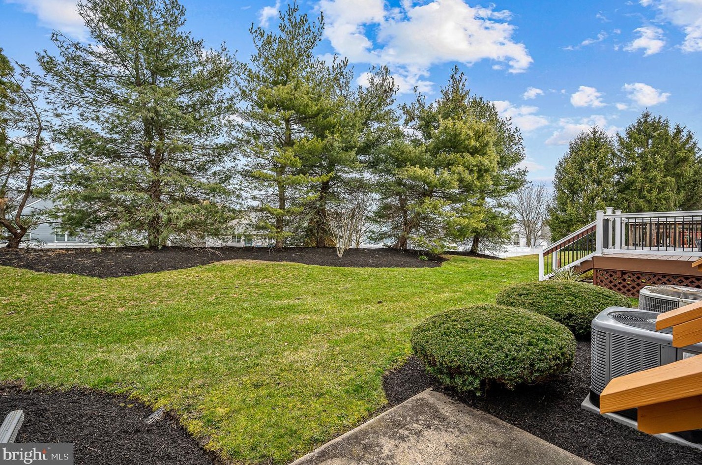 23 Winterberry Ct, Aura NJ  08028-2802 exterior