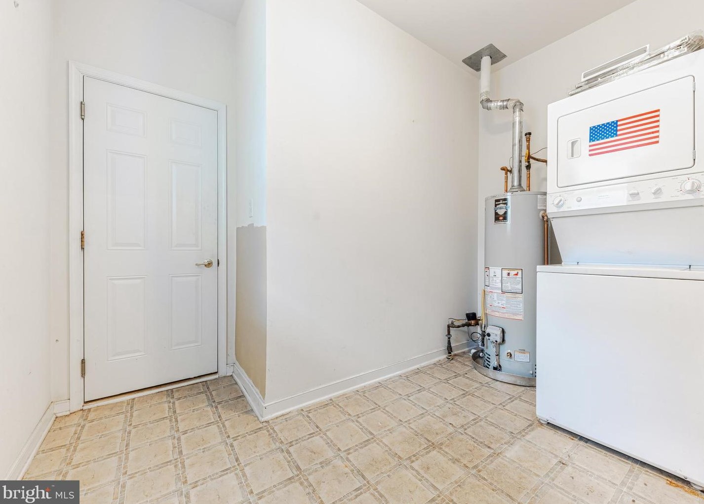 427 Periwinkle Dr, West Deptford, NJ 08096