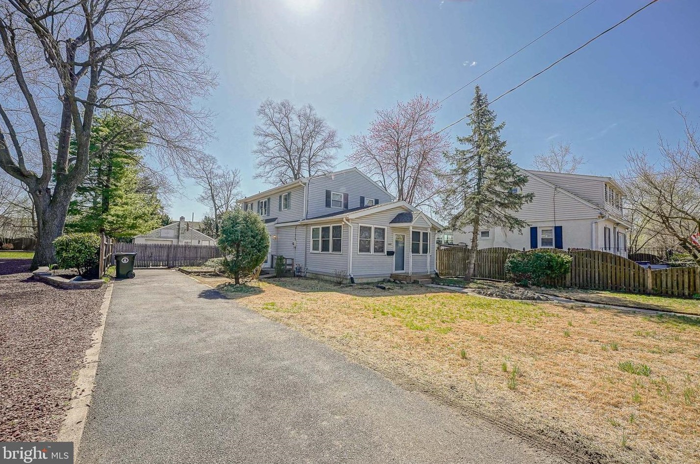 1455 Victory Dr, West Deptford, NJ 08093