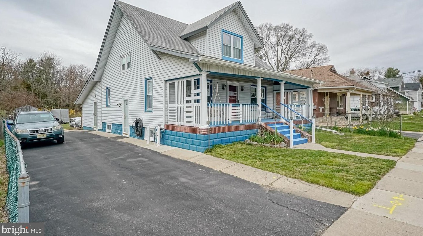 5 Church St, Aura, NJ 08028-2515