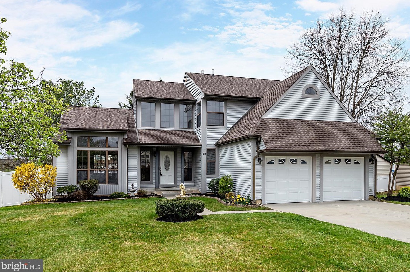 313 Hawthorn St, Aura, NJ 08028-2830