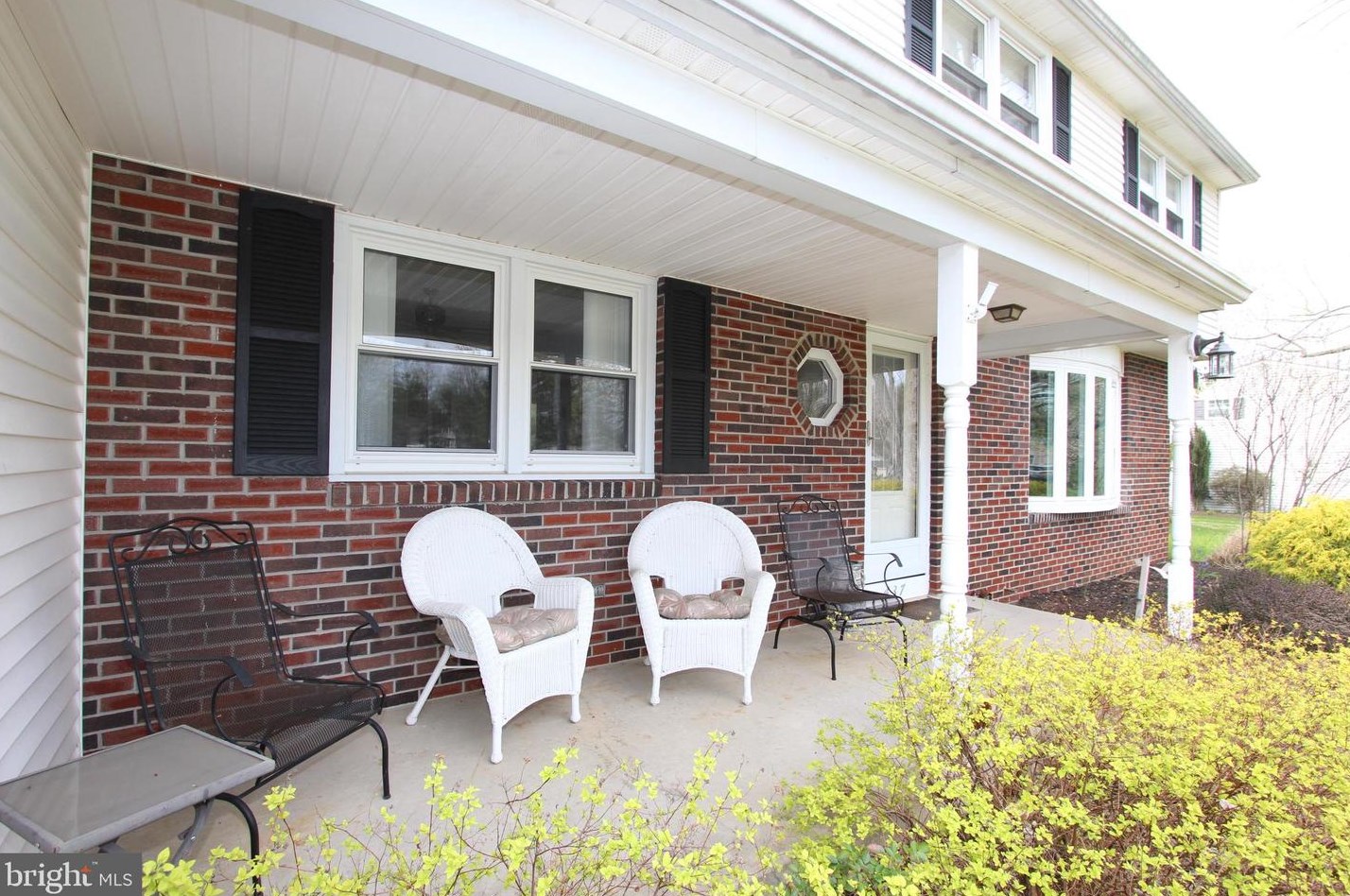437 Howard Ave, Mickleton, NJ 08056-1217