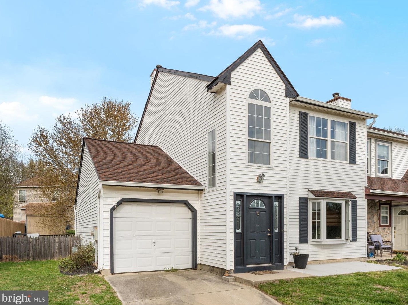 330 Stonehouse Ln, Harrison Township, NJ 08062