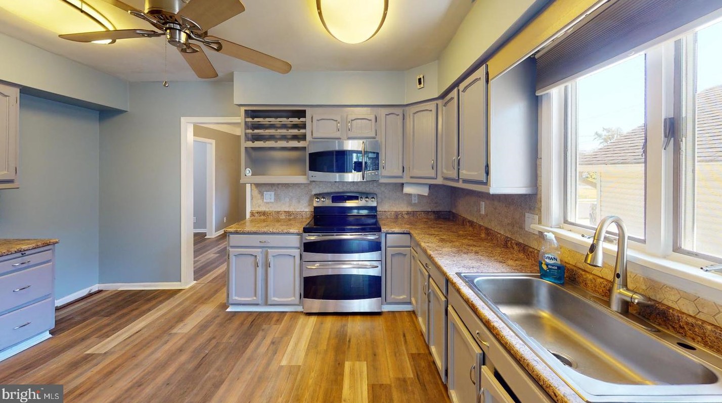 14 Brentwood Ave, Pitman NJ  08071-1205 exterior