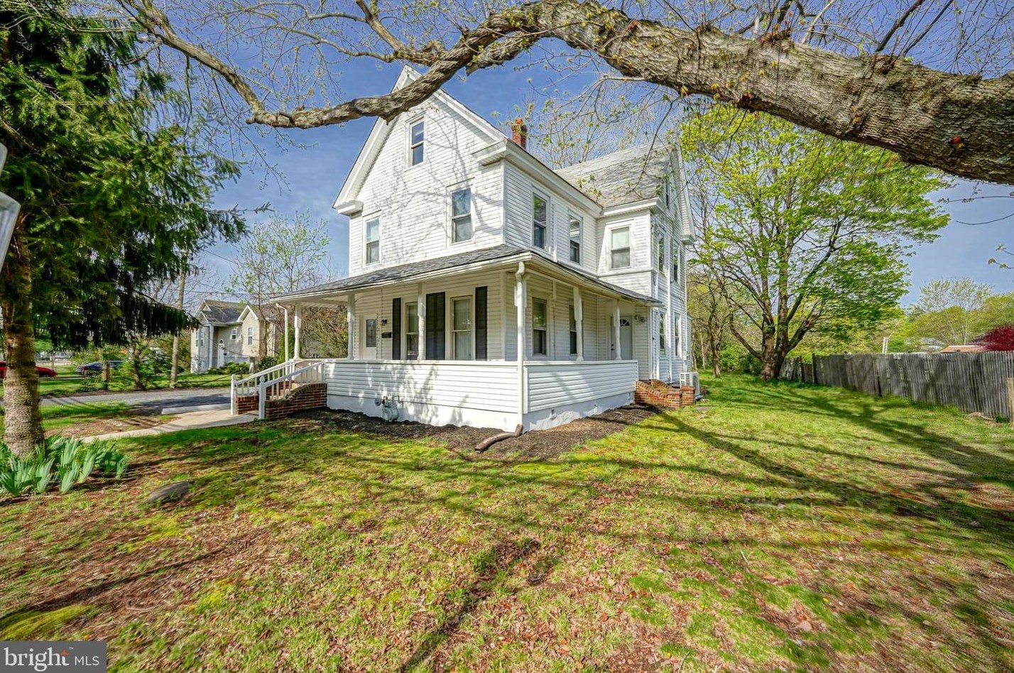 3 Union St, Aura, NJ 08028