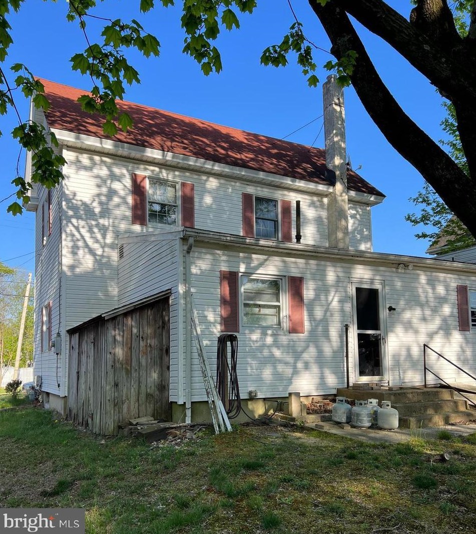 314 N Broad St, Clayton, NJ 08312