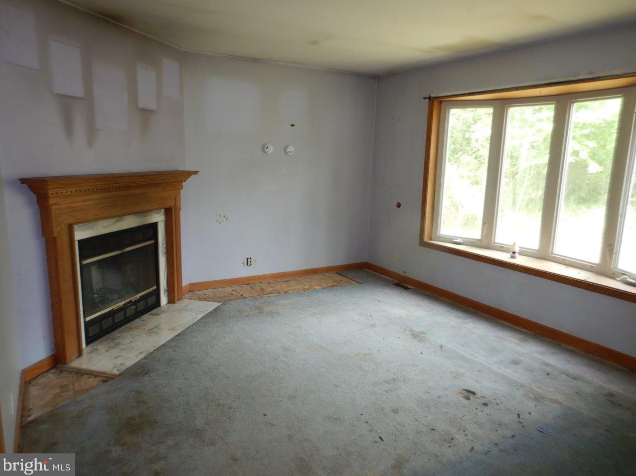 1854 Little Dr, West Deptford, NJ 08096