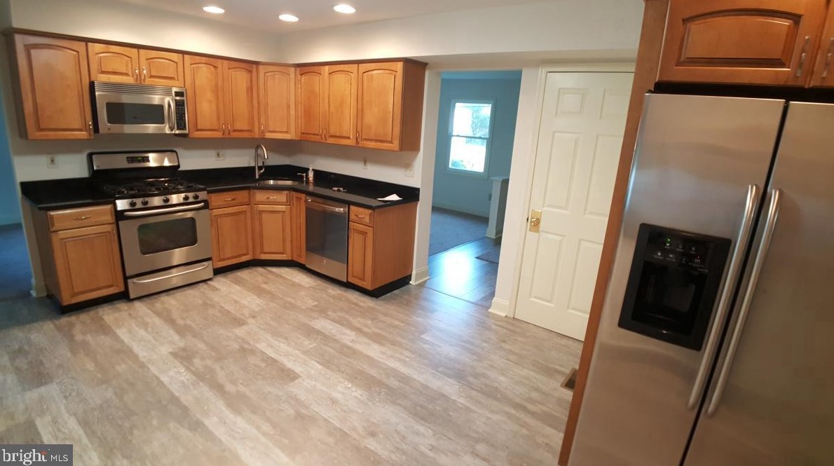 403 Franklin Rd, Aura NJ  08028-1527 exterior