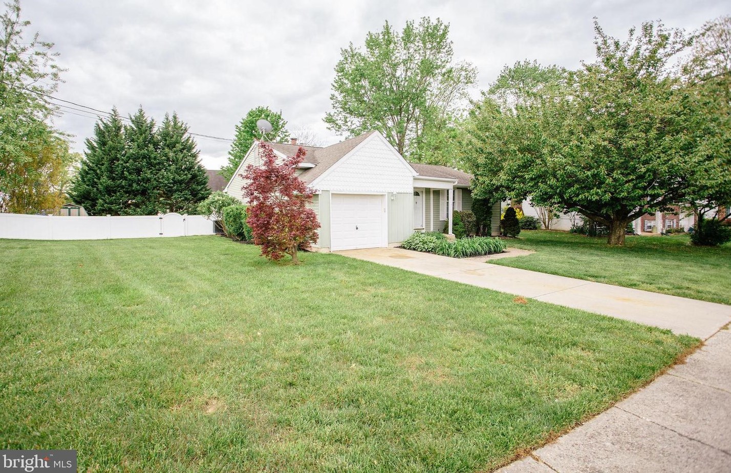 932 Grenville Dr, Blenheim, NJ 08012