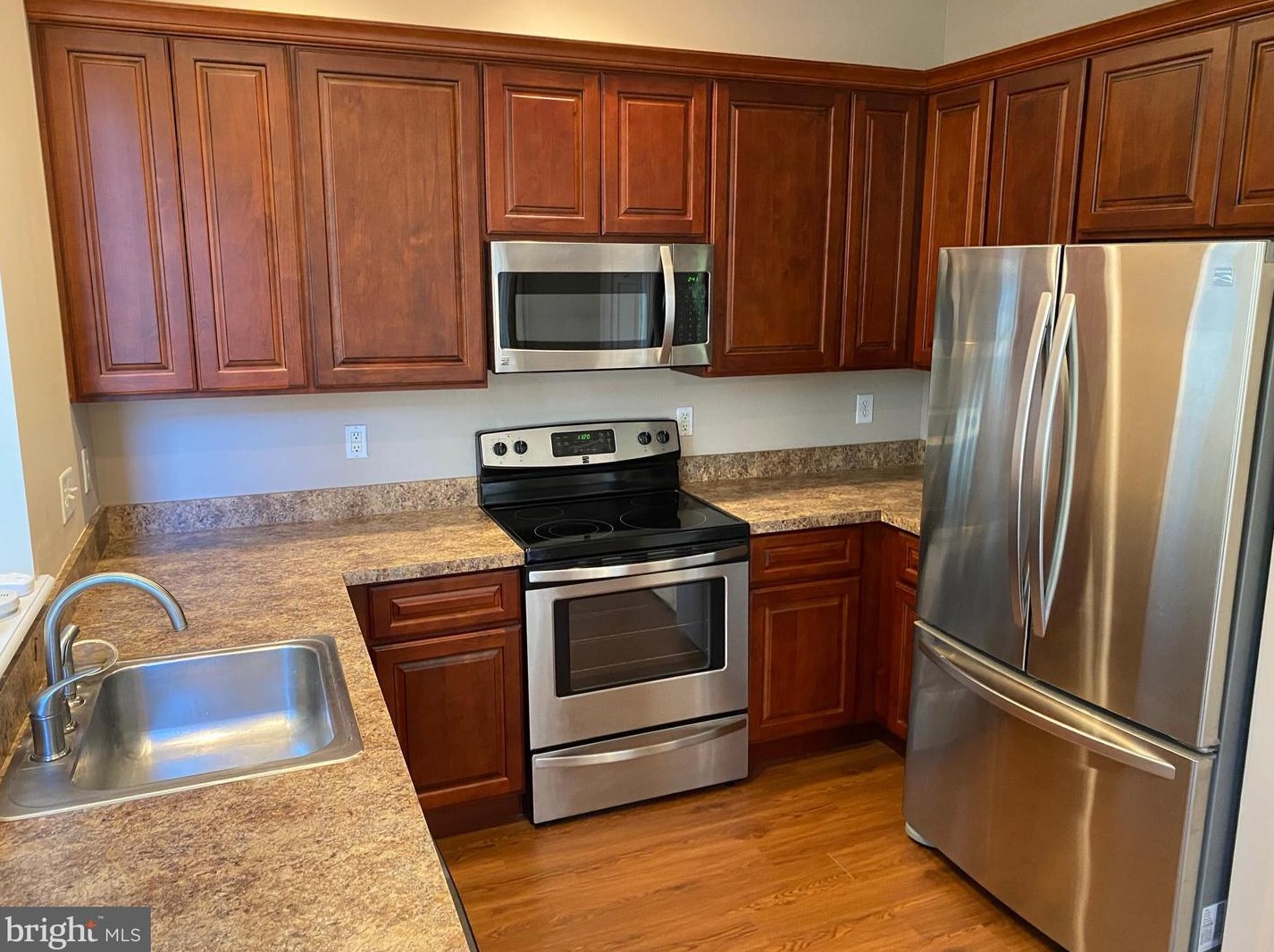 117 Rittenhouse Dr, West Deptford, NJ 08096