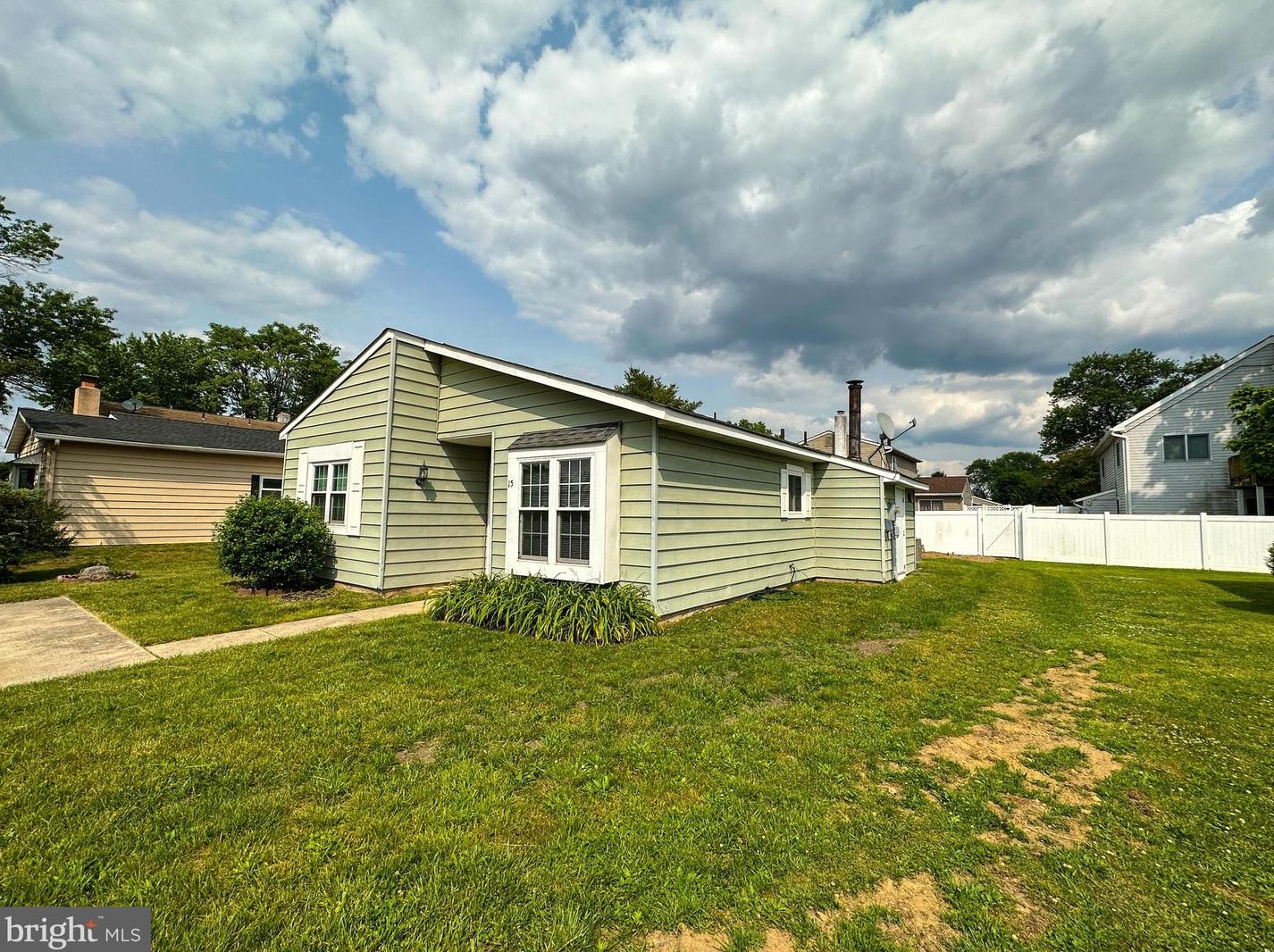 15 Persimmon Pl, Auburn, NJ 08085
