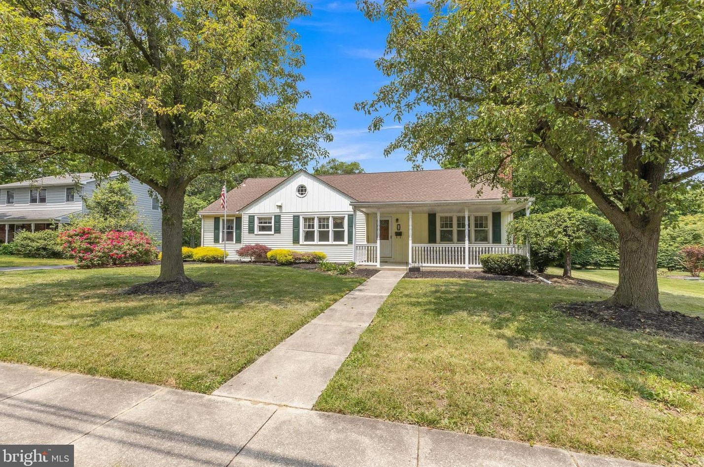 16 Euclid Ave, Pitman, NJ 08071
