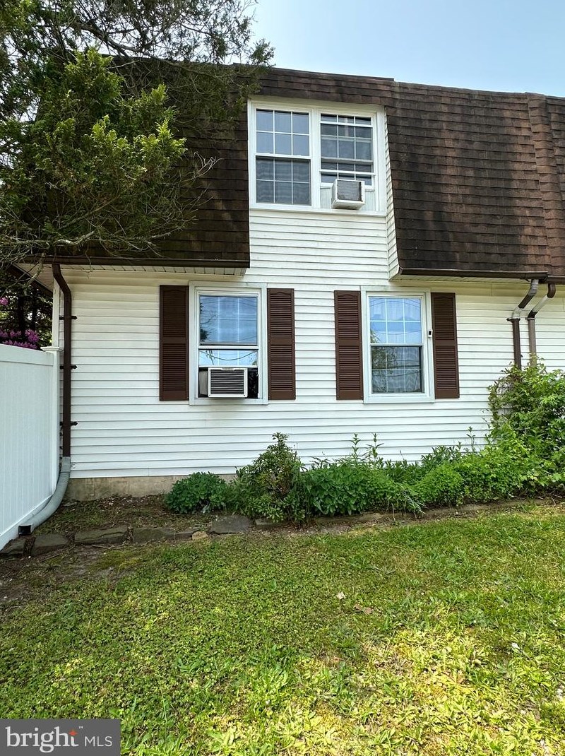 66 Sewell St, Aura, NJ 08028-2469