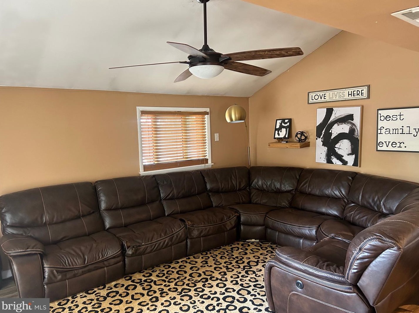 39 Fomalhaut Ave, Blenheim, NJ 08012