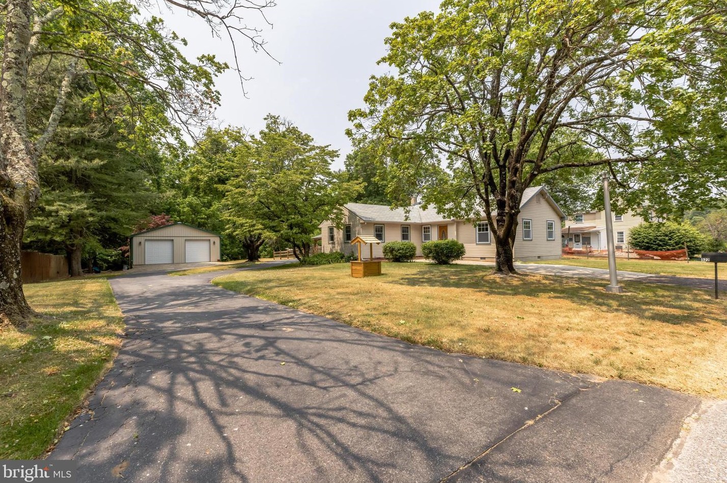 522 Fairview Rd, Aura, NJ 08028-3317