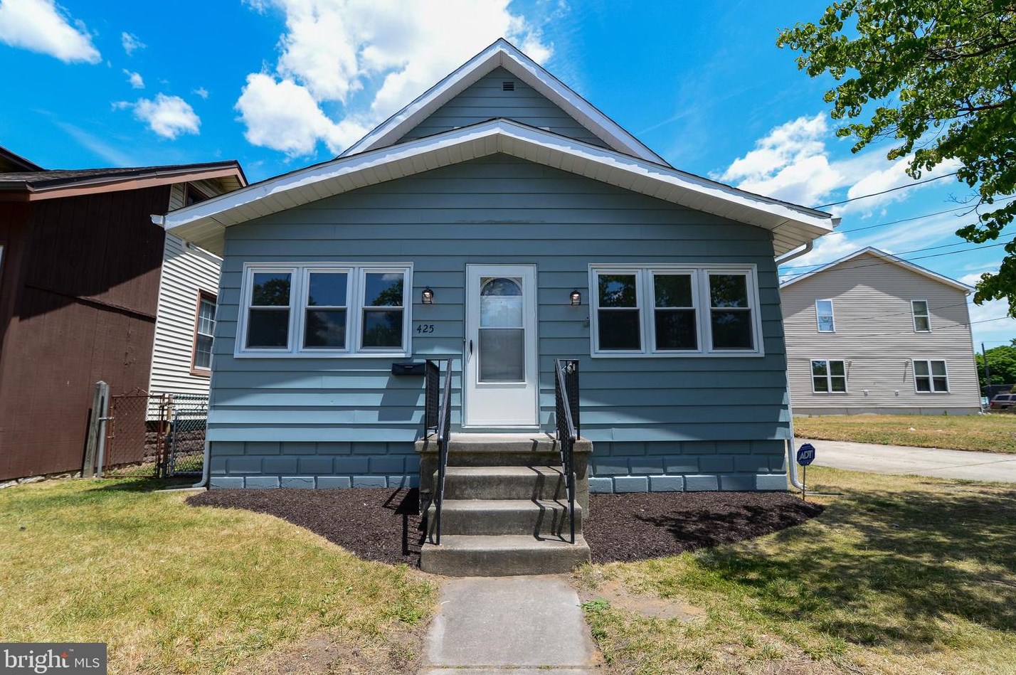 425 Delsea Dr, West Deptford, NJ 08093