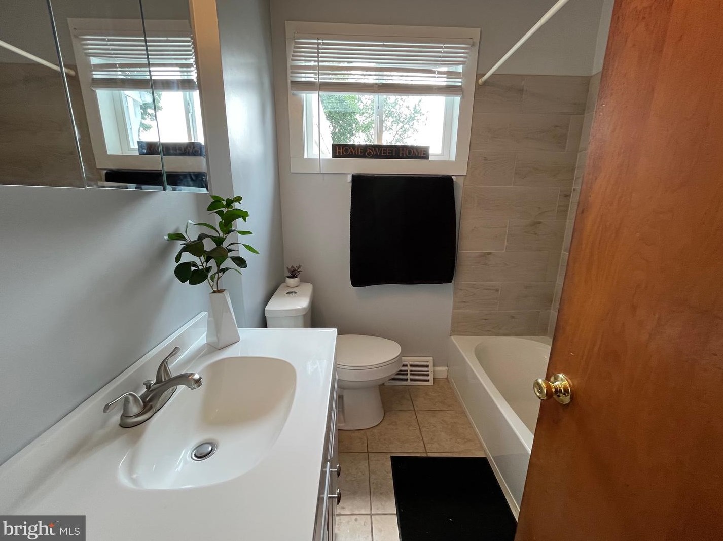 105 Wright Ave, Aura NJ  08028-2039 exterior