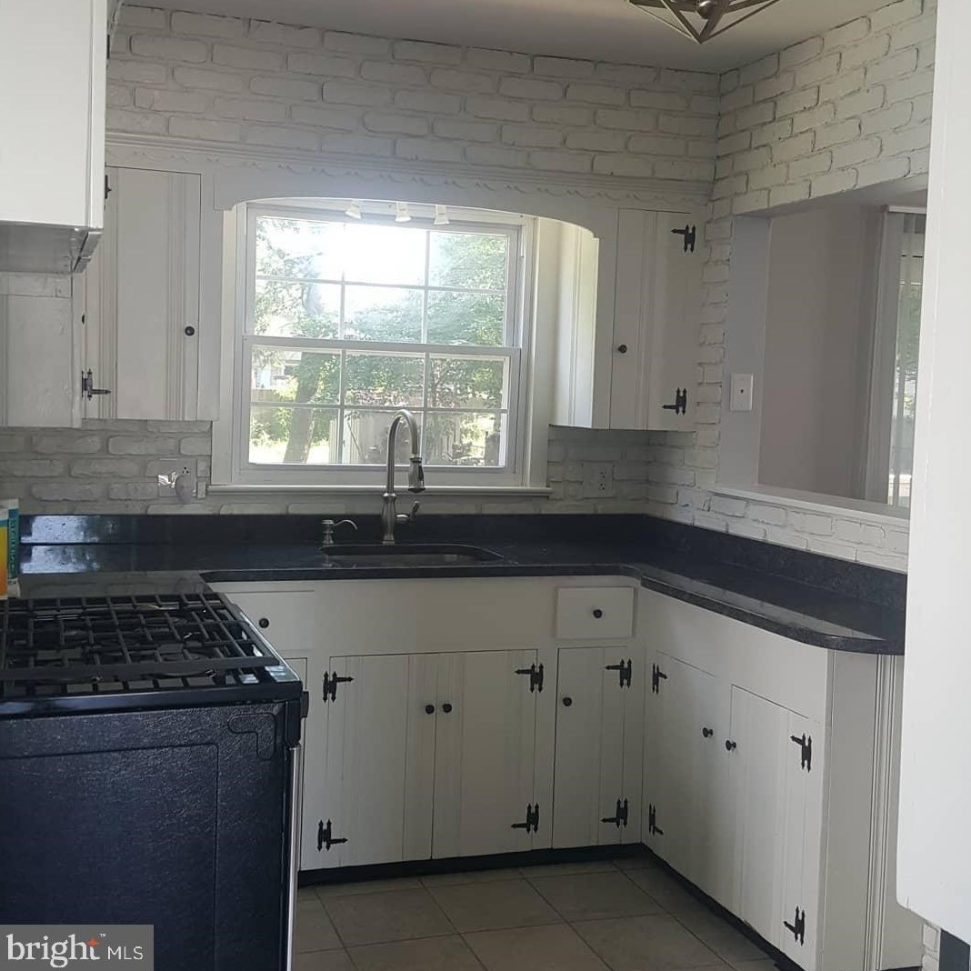 321 Franklin Rd, Aura NJ  08028-1508 exterior