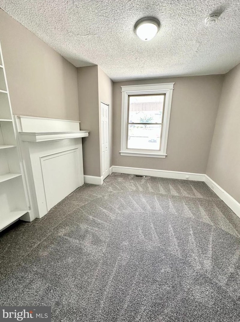 20 Laurel St, West Deptford, NJ 08096