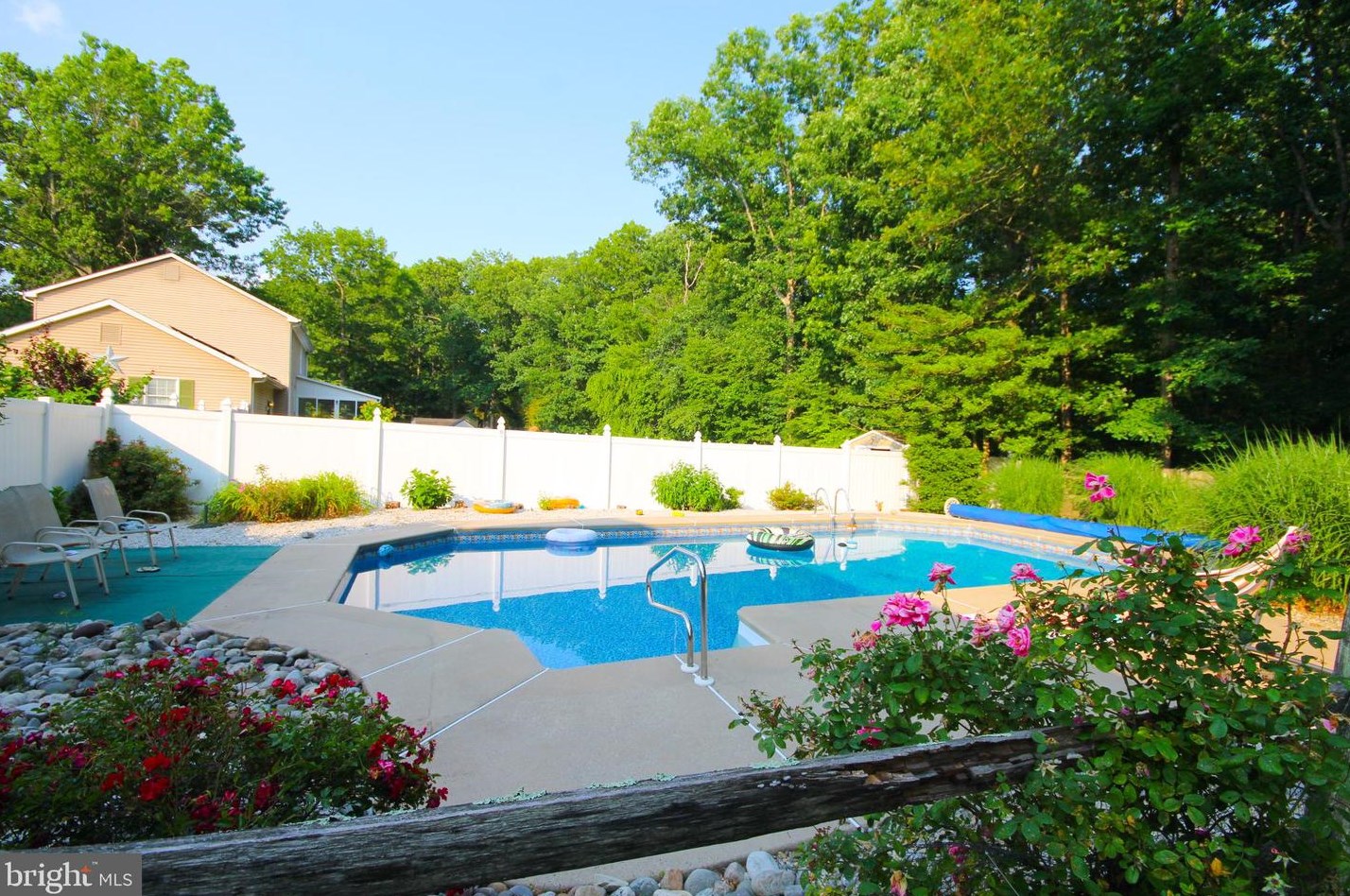 721 Webster Dr, Aura, NJ 08343