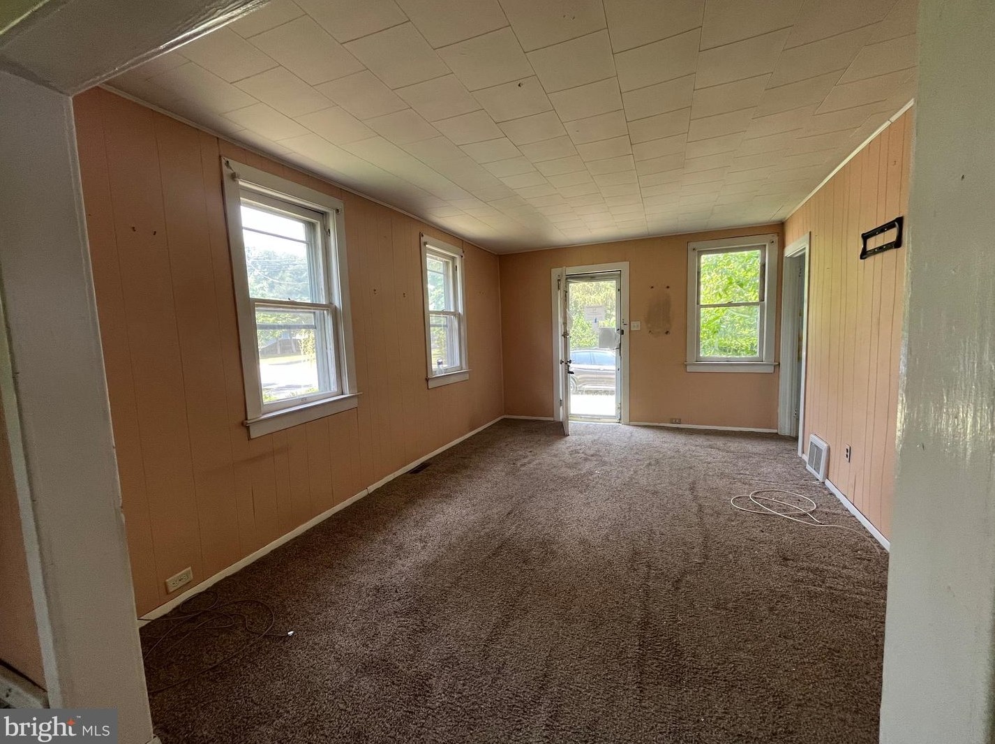 730 Maple Rd, West Deptford, NJ 08096