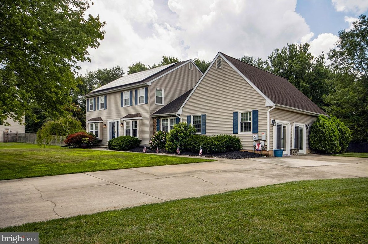 102 Briarwood Rd, Harrison Township, NJ 08062