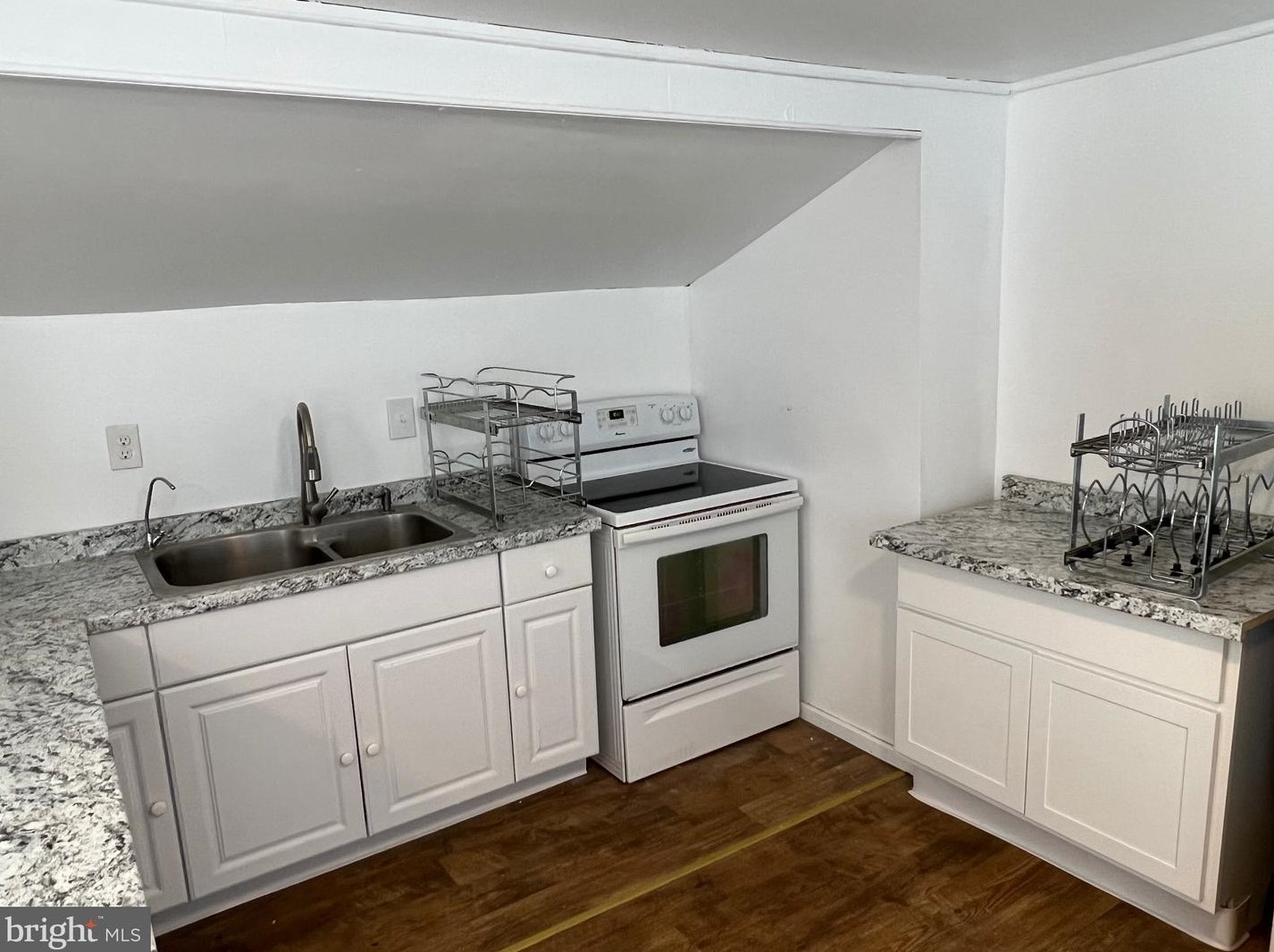 31 Monroe Ave, West Deptford, NJ 08051