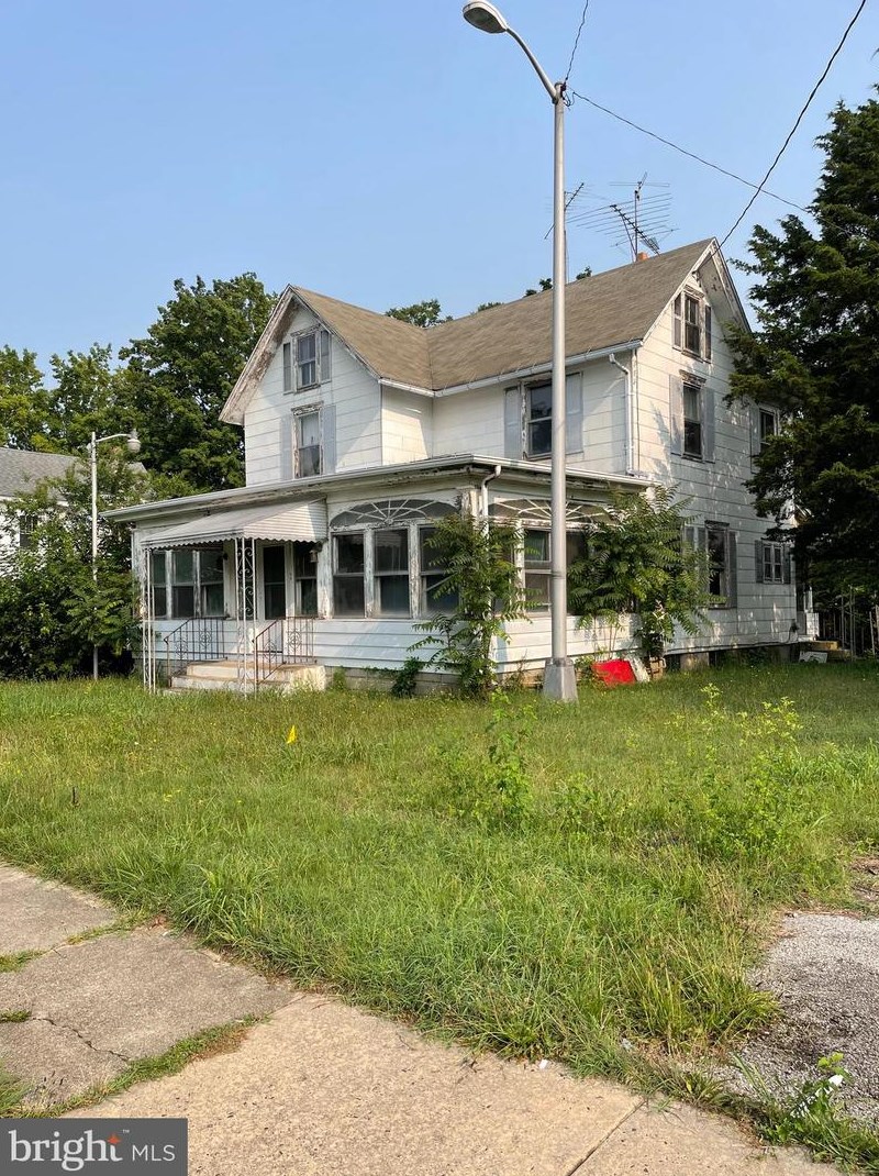 29 High St, Clayton, NJ 08312-1427