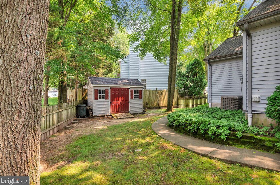 17 Cypress Ct, Aura NJ 08028-2857 exterior