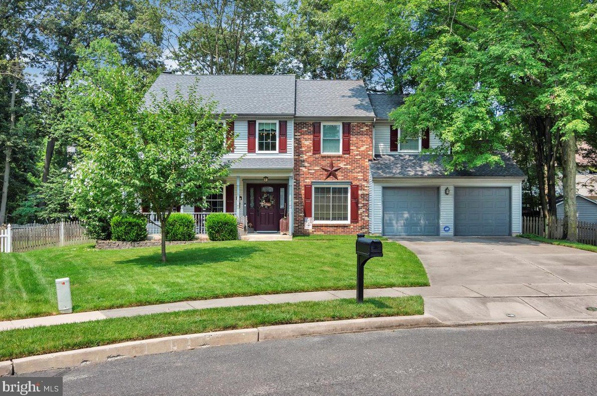 17 Cypress Ct, Aura, NJ 08028-2857