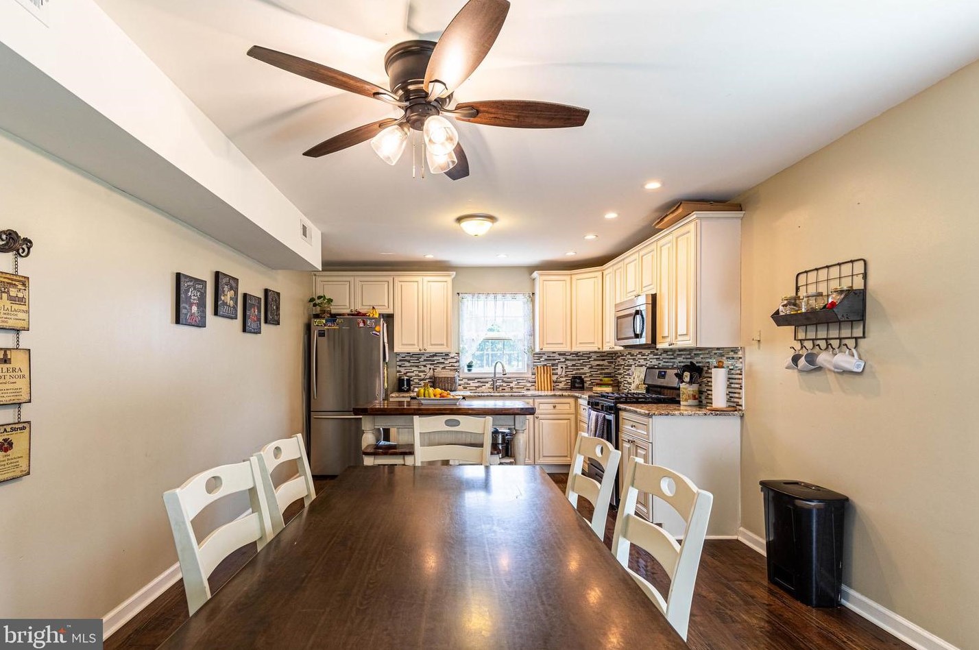 104 Stanger Ave, Aura NJ 08028-3400 exterior