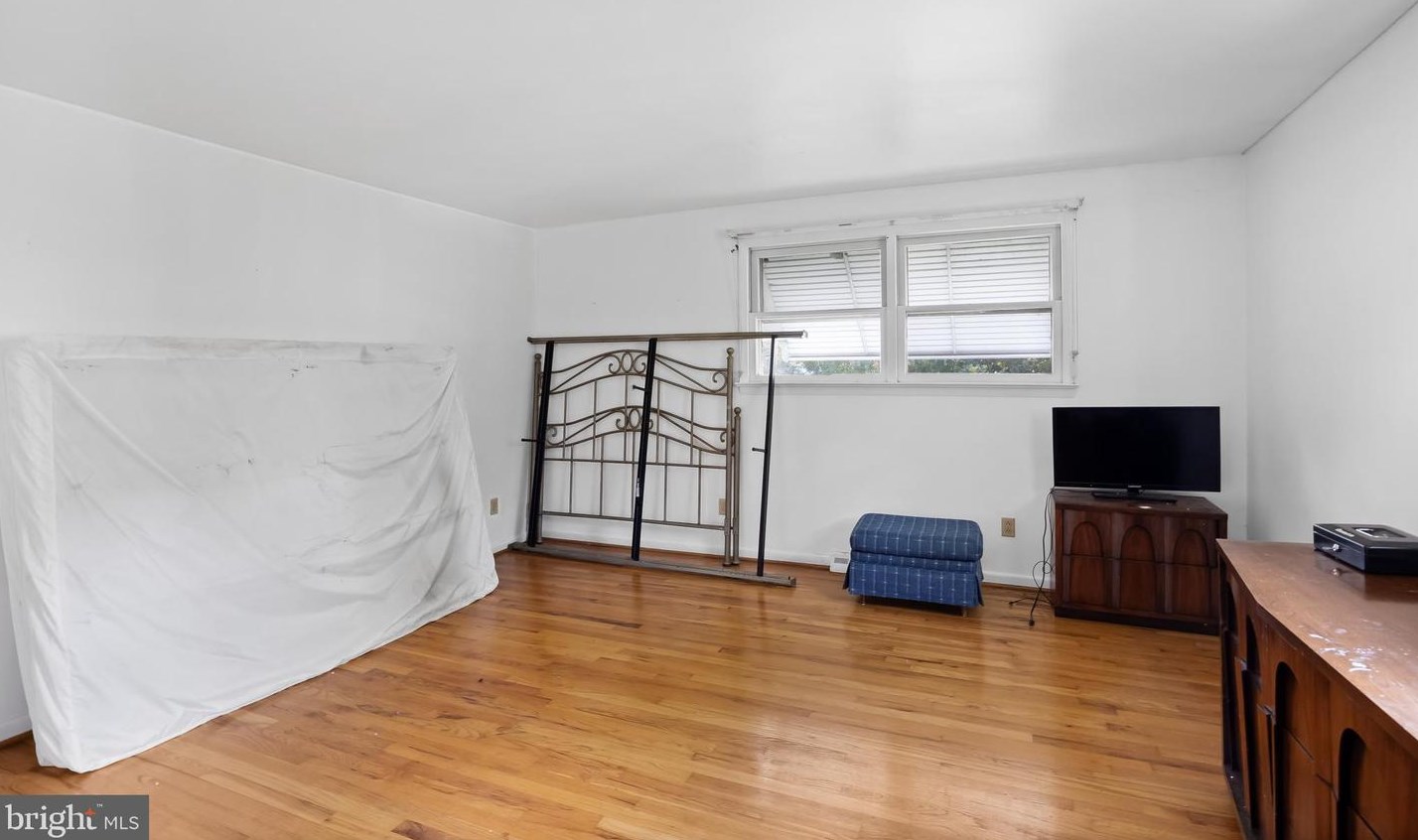 810 Academy St, Aura NJ  08028-8306 exterior