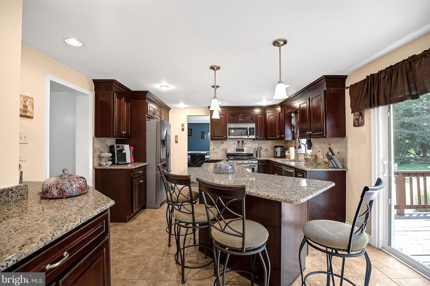 701 Webster Dr, Aura, NJ 08343