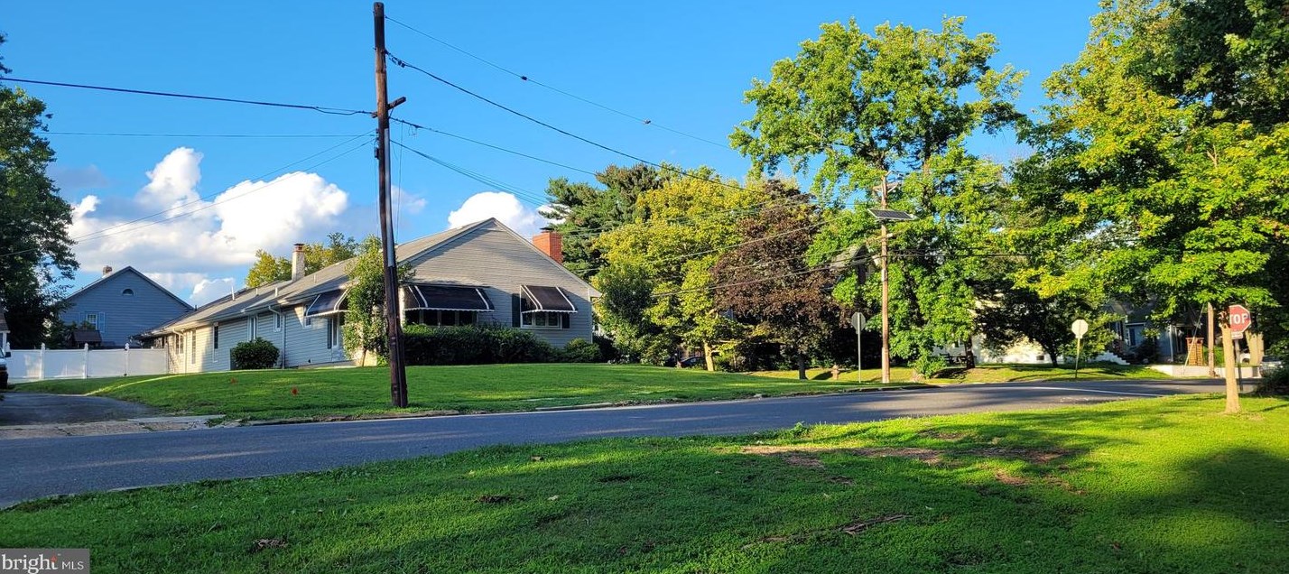 137 Girard St, West Deptford NJ  08096-2116 exterior