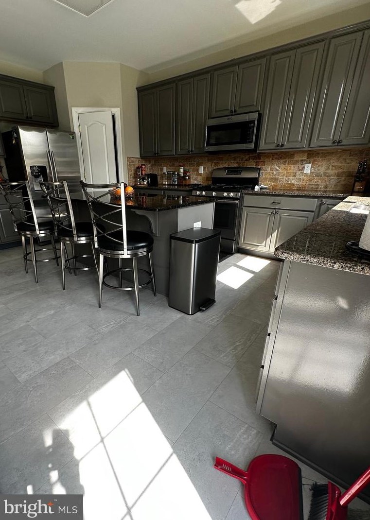 639 Bainbridge Dr, Harrison Township, NJ 08062
