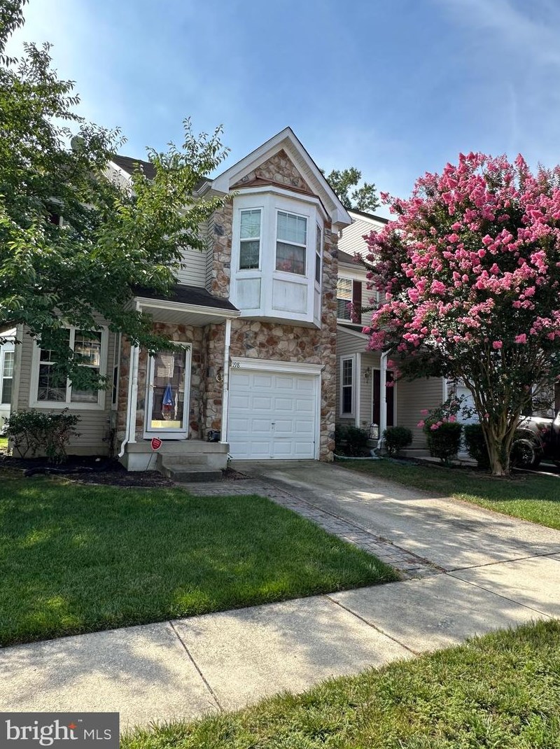 198 Chancellor Dr, West Deptford, NJ 08096