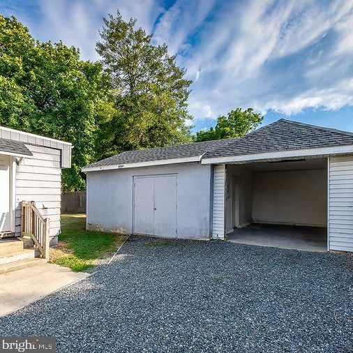 142 High St, Aura, NJ 08028-2556