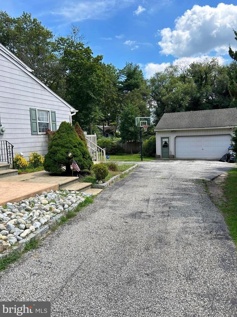 6 Thompson Ave, Pitman, NJ 08071